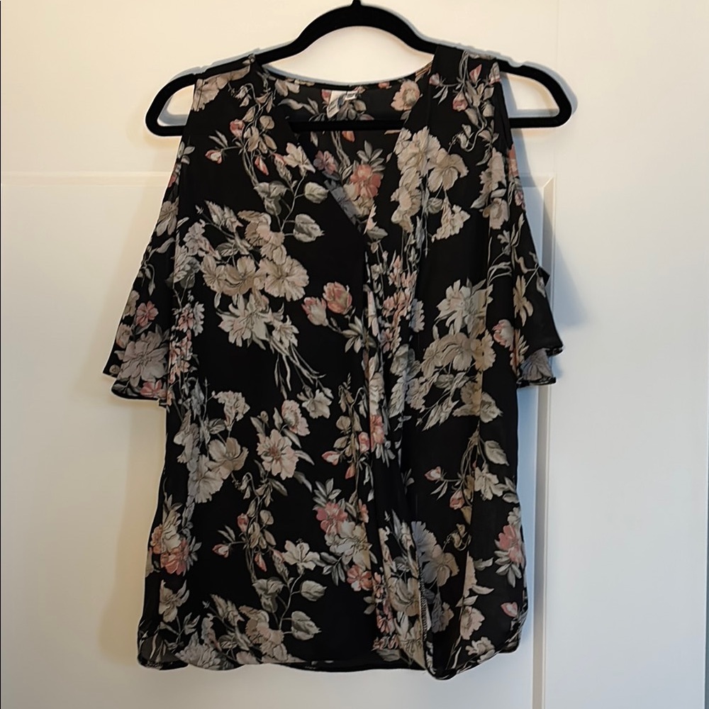 Jules & Leopold Black Relaxed Cut Out Blouse